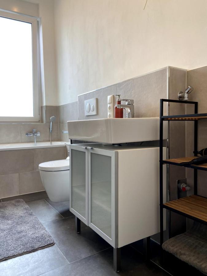 Wunderschoene Sanierte Wohnung Vor Den Toren Koelns Exteriör bild